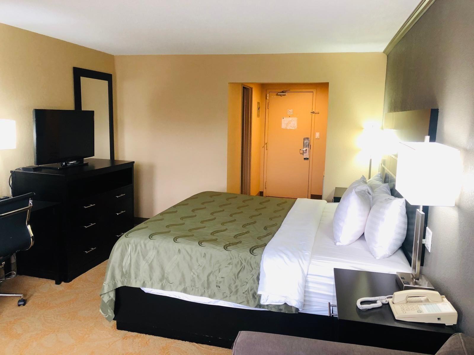 Quality Inn Bracebridge Bagian luar foto