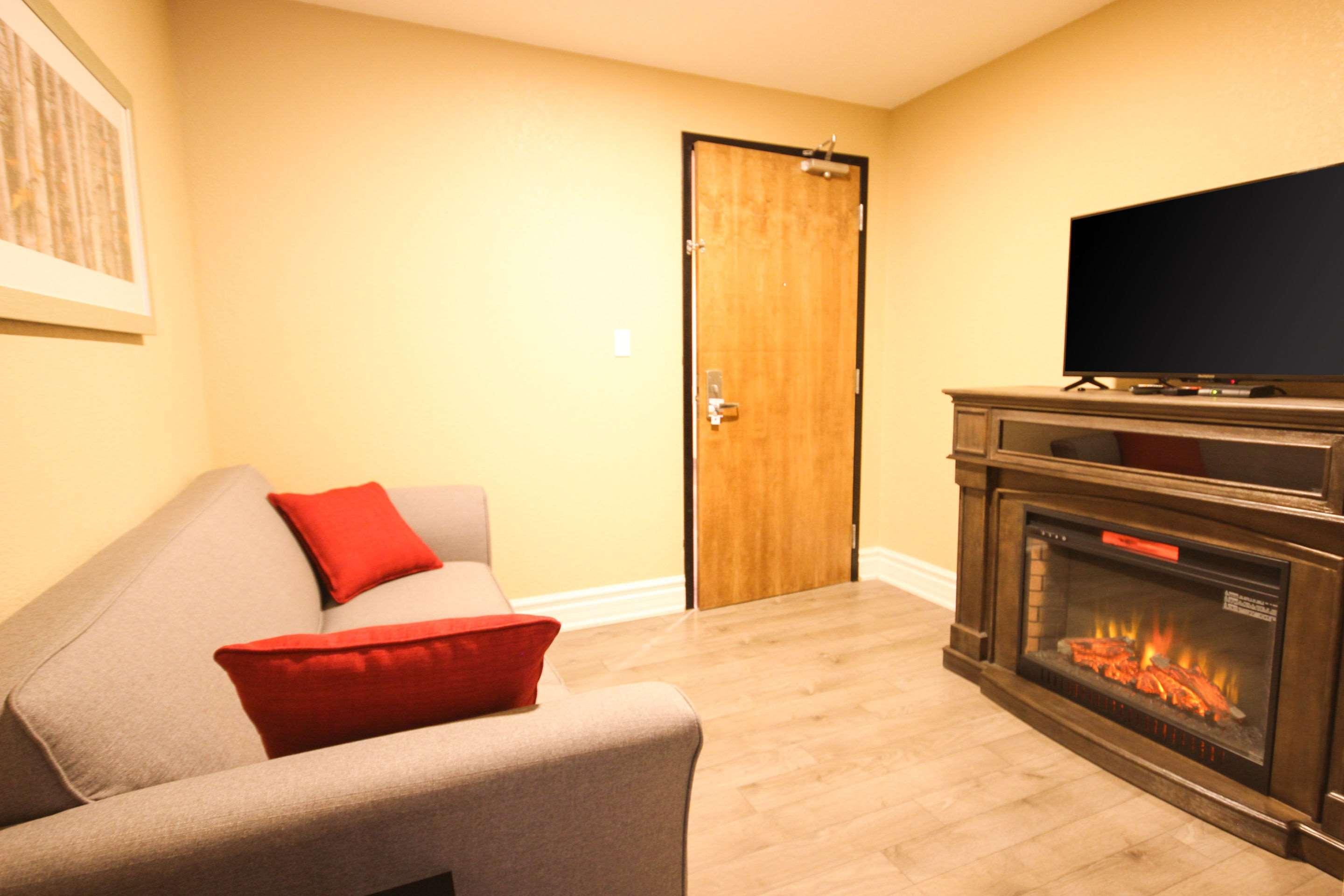 Quality Inn Bracebridge Bagian luar foto