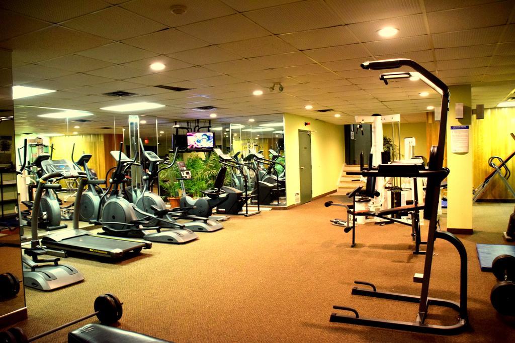Quality Inn Bracebridge Bagian luar foto