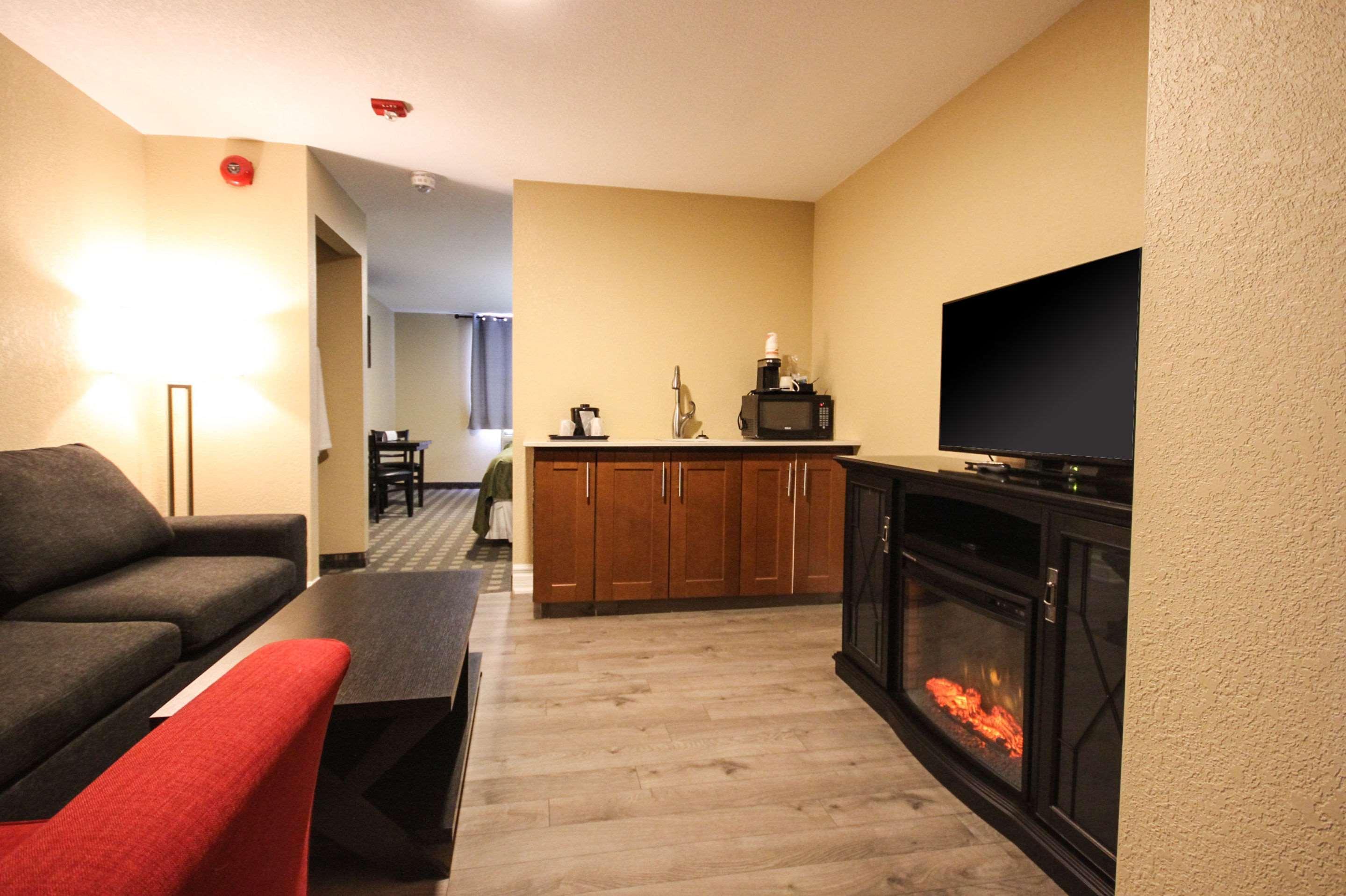 Quality Inn Bracebridge Bagian luar foto
