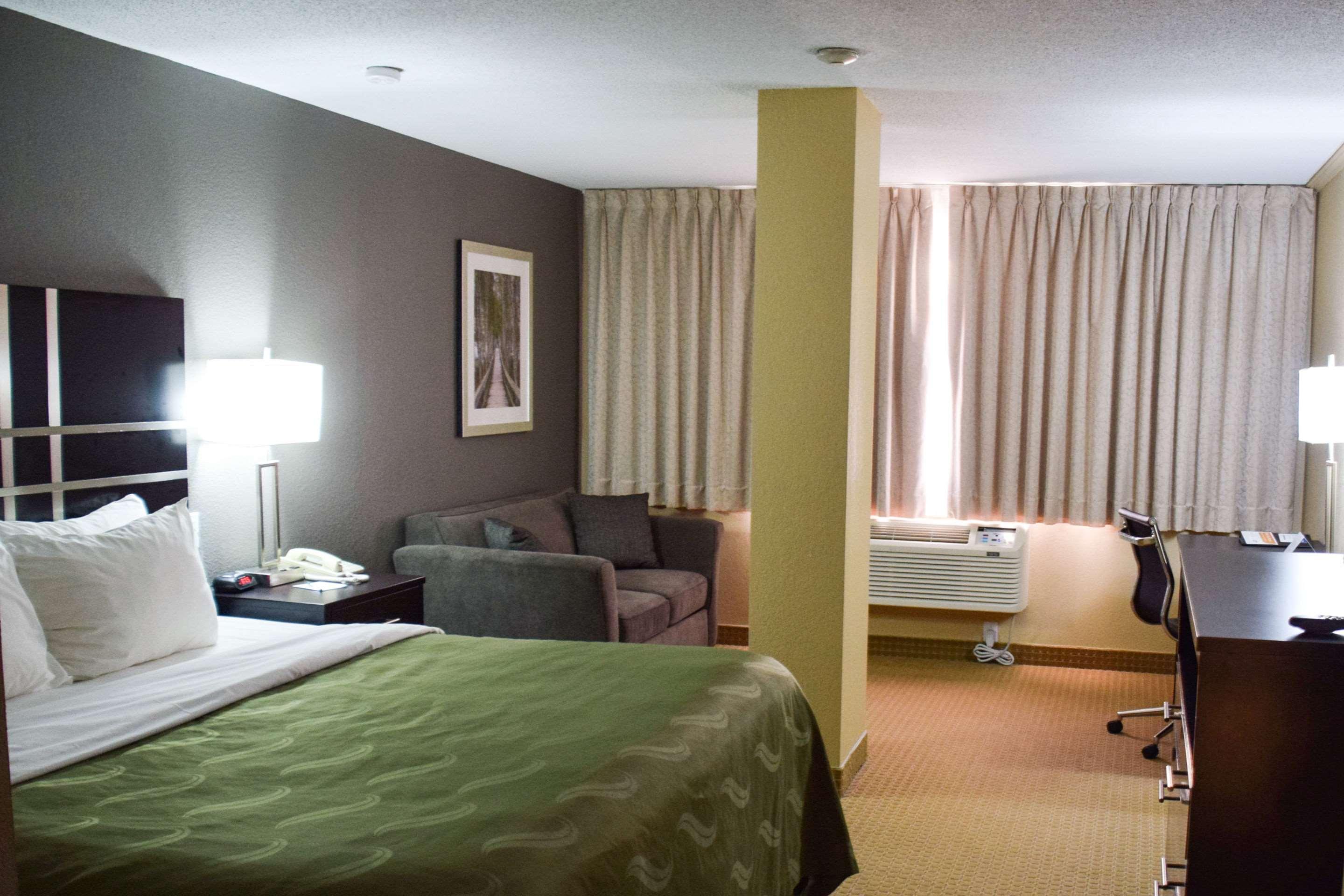 Quality Inn Bracebridge Bagian luar foto