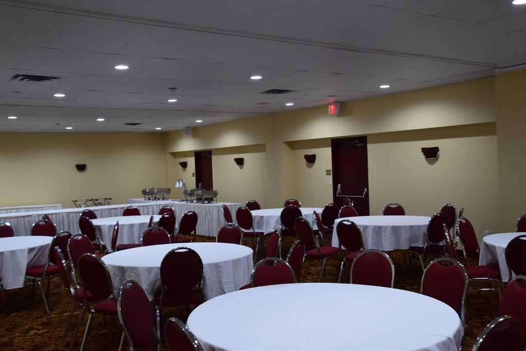 Quality Inn Bracebridge Bagian luar foto